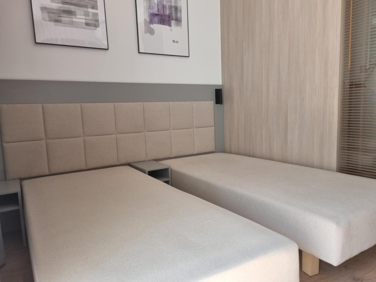 Aparthotel In Warsaw Very Close To The City Center, Free Underground Parking, Wifi, Air Conditioning, Balcony エクステリア 写真
